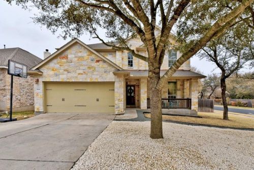 8200 Alophia Dr, Austin TX  78739-1998 exterior