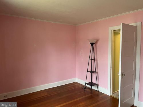 56 Mandl St, Trenton NJ  08619-3604 exterior