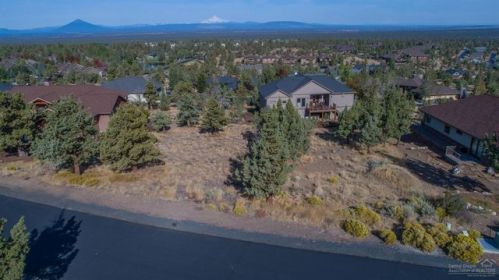 10745 Rockside Ct, Eagle Crest, OR 97756-7401