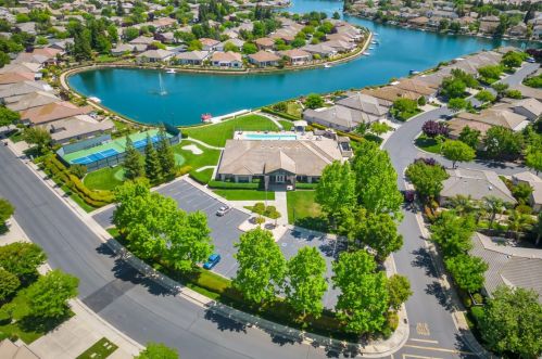 9493 Emerald Cove Ln, Elk Grove CA  95758-3612 exterior