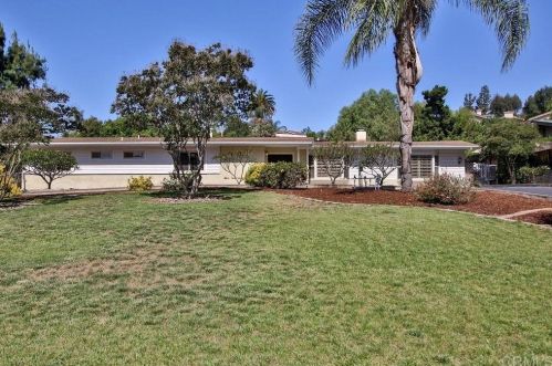 12032 Fuerte Dr, El Cajon, CA 92020-8318