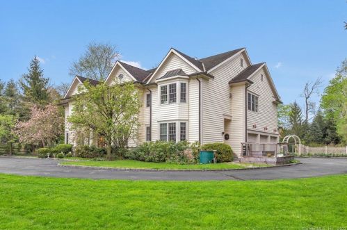 19 Parsonage Rd, Greenwich CT  06830-3919 exterior
