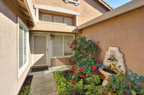 8869 Mannington St, Elk Grove, CA 95758-6347