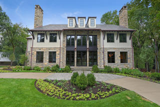 425 Woodside Ave, Oak Brook, IL 60521-4647