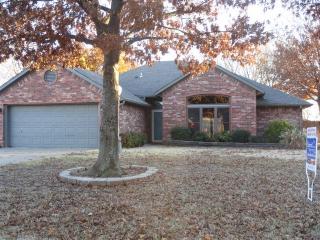 2124 Meadow Lark Dr, Duncan, OK 73533-1365