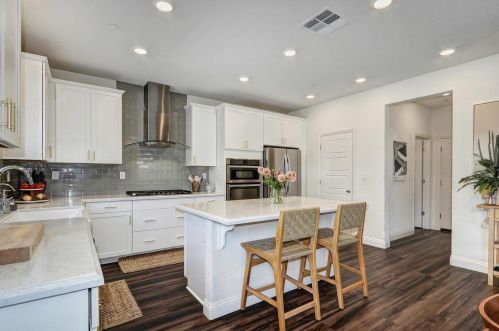 9979 Asilomar Ln, Elk Grove CA  95757-2549 exterior