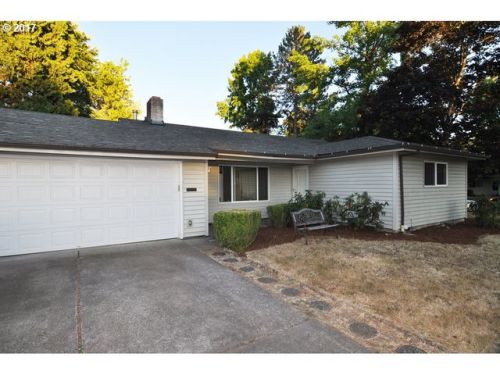 830 32nd Ave, Beaverton, OR 97123-7383