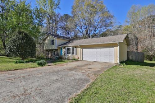 671 Stonehedge Dr, Stone Mountain, GA 30087-4849