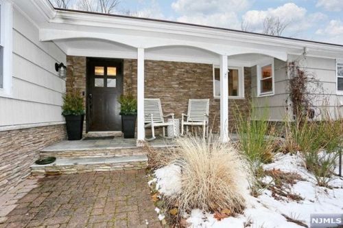 14 Rambling Brook Rd, Upper Saddle River, NJ 07458-1128