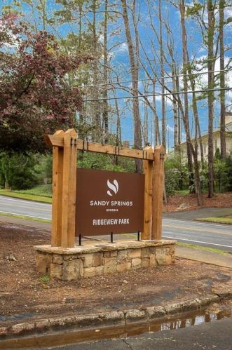 5175 Falcon Chase Ln, Atlanta GA  30342-2155 exterior