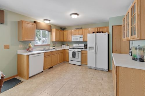 190 Bridlewood Cir, Barrington Hills, IL 60156