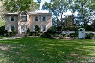 713 Witthill Rd, Ridgewood, NJ 07450-5303