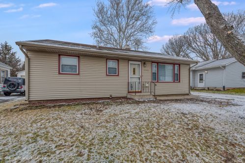 1043 Cross St, Sycamore IL  60178-2405 exterior