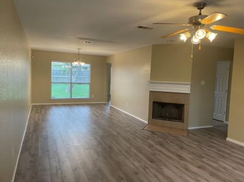 1210 Antoinette Dr, Princeton TX  75407-2809 exterior