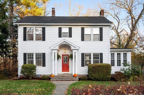 135 Park Ter, Waterbury, CT 06708-3522