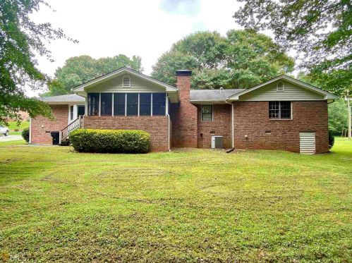 215 Country Place Dr, Stockbridge, GA 30281-1303
