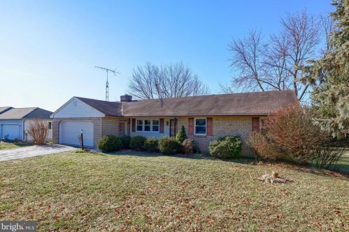 154 Amsterdam Rd, Lancaster PA  17603-9719 exterior