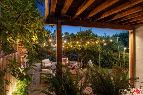 1520 Columbia Dr, Glendale CA  91205-3508 exterior