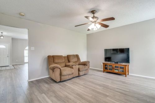 5213 Turtle Cv Rd, Garland TX 75044-4911 exterior