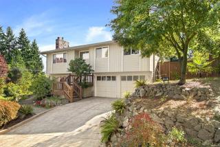 329 17th Ave, Kirkland, WA 98033-4907