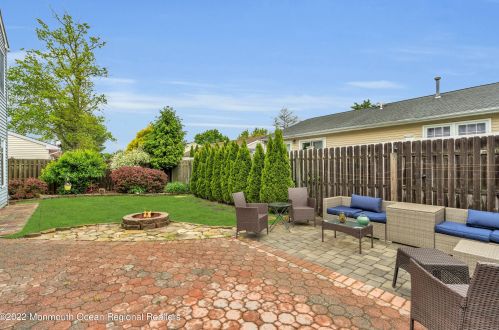 65 Scenic Dr, East Freehold NJ  07728-3479 exterior