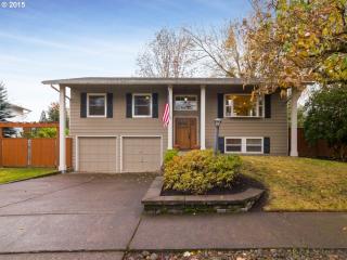 10410 Flotoma Dr, Portland, OR 97229-6223