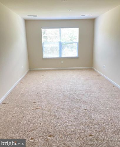 4865 Dane Ridge Cir, Woodbridge, VA 22193-6520