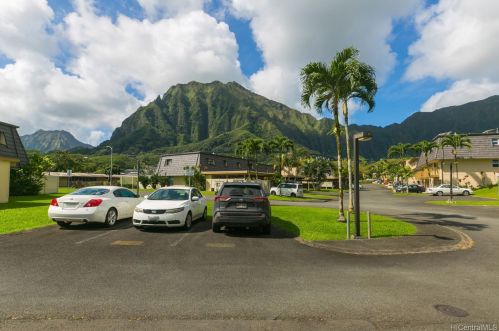 46-411A Kahuhipa St, Kaneohe, HI 96744