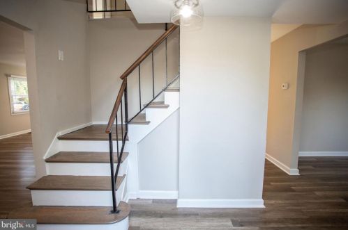 2 Tucker Ct, Willingboro, NJ 08046-3832