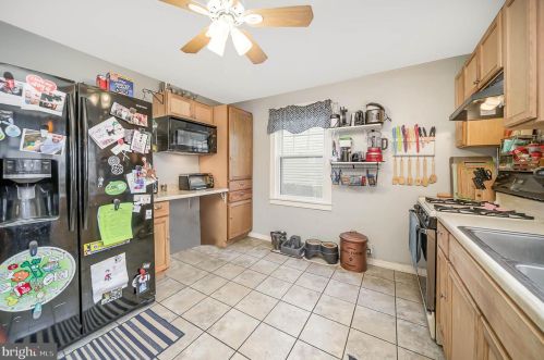 102 Willow St, Carlisle PA  17013-3931 exterior