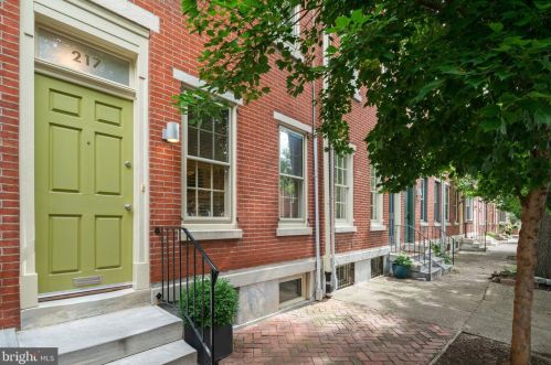 217 Carpenter St, Philadelphia, PA 19147-4213