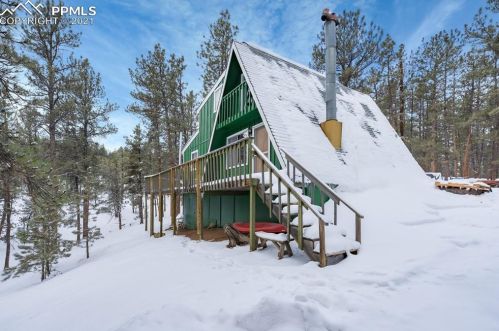 201 Phoebus Dr, Twin Rock, CO 80816-9509