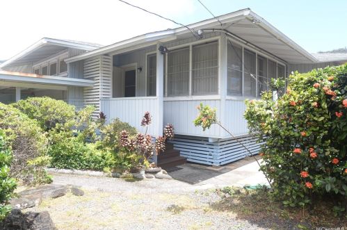 2949 Keoni St, Honolulu, HI 96822-1626