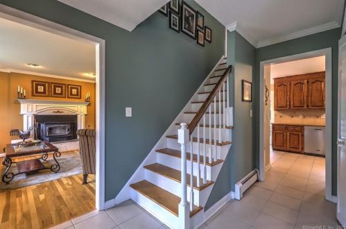 15 Harmony Ln, Upper Stepney, CT 06468-1138