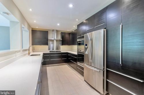 6701 Elder Ave, Springfield VA  22150-1406 exterior