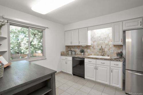 6917 Spruce Dr, Englewood CO 80112-1229 exterior