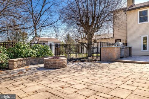 522 Mt Laurel Rd, Mount Laurel NJ  08054-9557 exterior