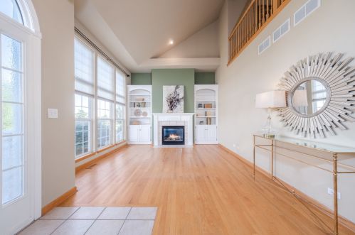2041 Swan Ln, Batavia, IL 60510-8921