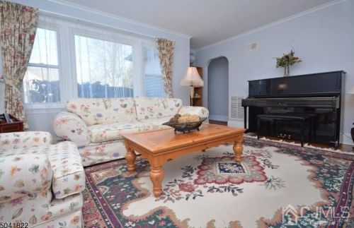 871 Gates Ave, Piscataway, NJ 08854-5017