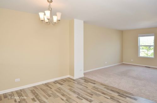 1108 Alta Vista Dr, Pingree Grove IL  60140-2058 exterior