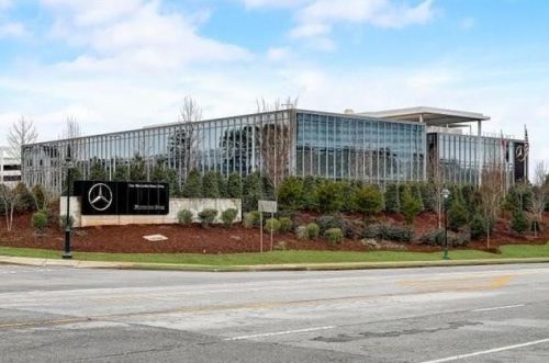 901 Abernathy Rd, Atlanta GA  30328-2562 exterior