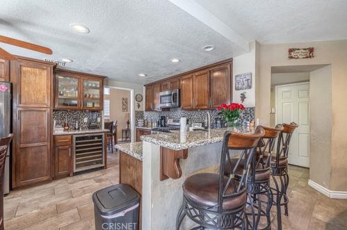 43745 Byron Dr, Lancaster, CA 93535-5688
