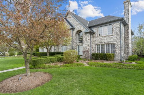 385 Blue Ash Dr, Buffalo Grove, IL 60089-6312