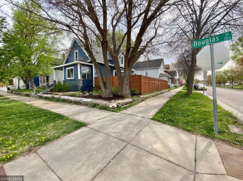 38 Douglas St, Saint Paul MN  55102-2714 exterior