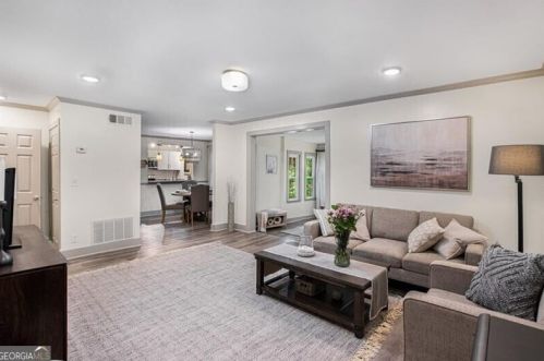 178 Barone Pl, Atlanta GA  30327-1073 exterior