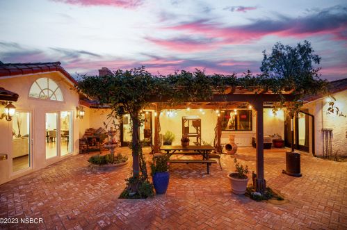 2367 Glacier Ln, Santa Maria, CA 93455-5725