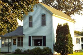 935 4th St, Dumfries, MN 55981-1123