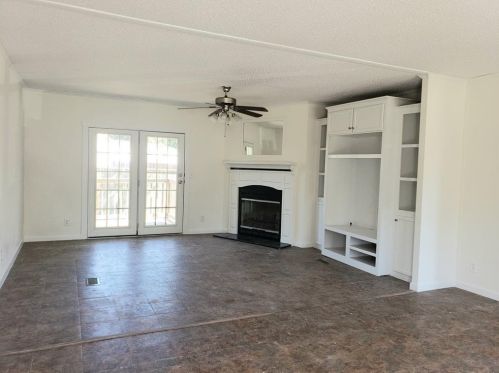 155 Carmen Blvd, Conroe, TX 77306-6743