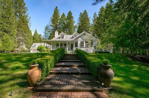 1915 Copperton Rd, Snowline Camp, CA 95709-9691