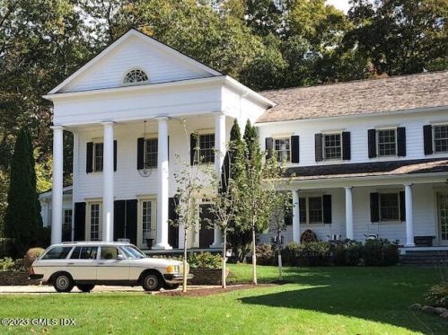 37 Porchuck Rd, Greenwich CT  06831-2633 exterior